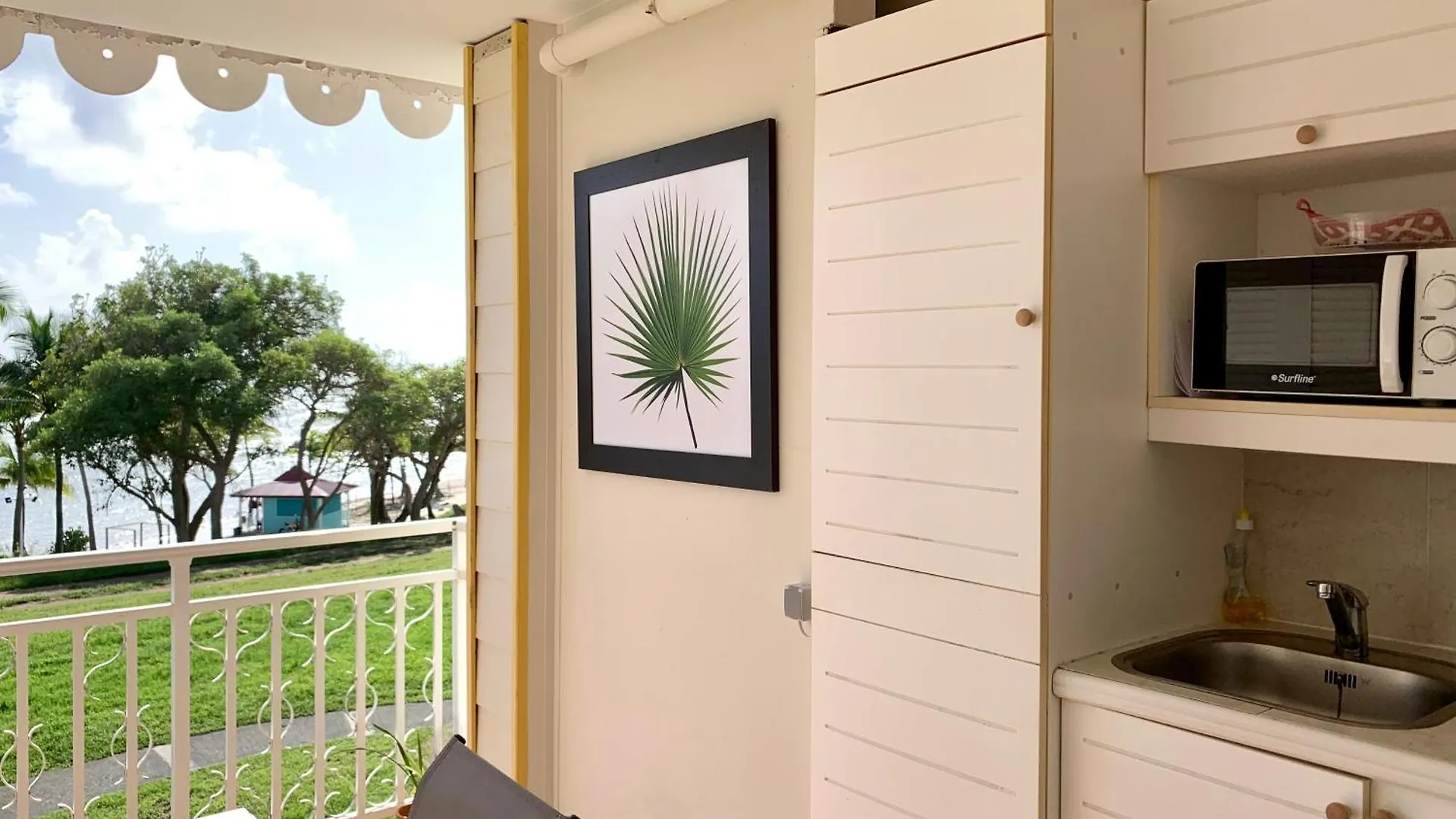 Le Cocon Creole Studio Vue Mer Village Vacances サンタンヌ アパート