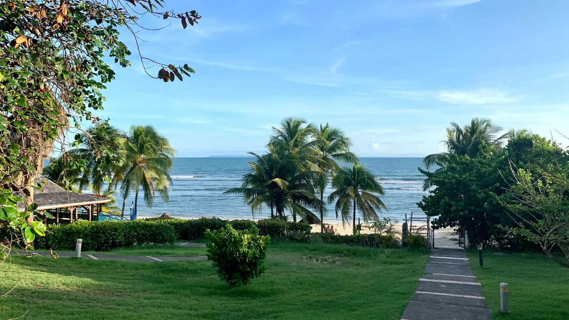 Le Cocon Creole Studio Vue Mer Village Vacances サンタンヌ
