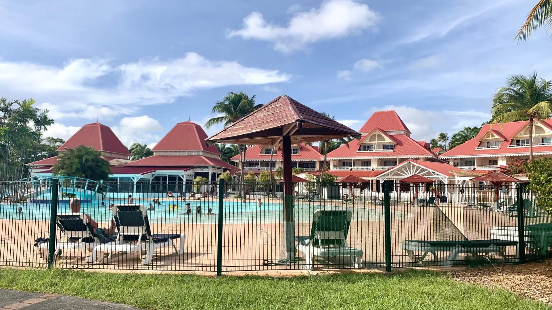 Le Cocon Creole Studio Vue Mer Village Vacances サンタンヌ
